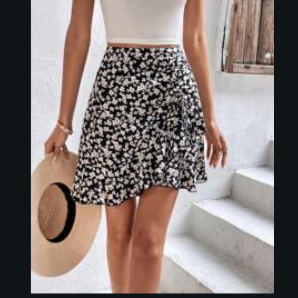 Flower pattern skirt